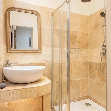 Beautiful Provencal Apartment, Fully Equipped, 300m Away - Fontaine 3